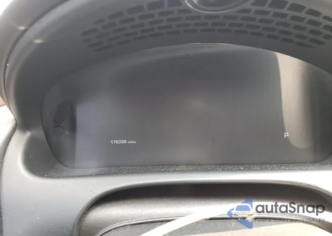 2012 Jaguar Xj Xjl Portfolio z USA, uszkodzony, nr VIN SAJWA2GB7CLV23451